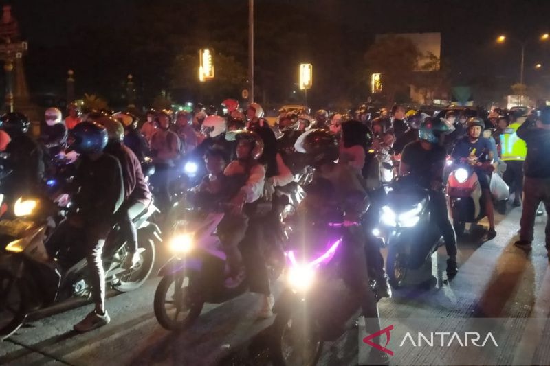 Jalur arteri Cirebon arah ke Jakarta ramai lancar pada Kamis malam