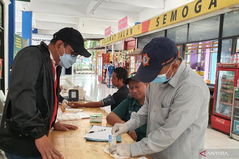 BNNP DKI Jakarta rutin tes urine sopir bus selama arus milir 2023