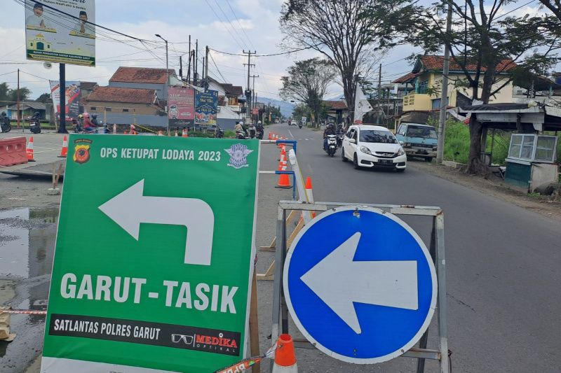 Arus lalin kendaraan di Jalur Garut-Bandung lancar