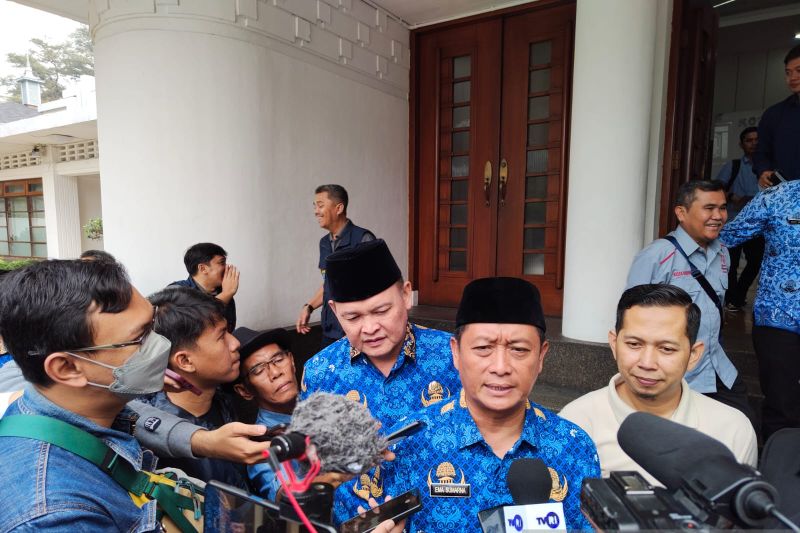 Wali Kota Bandung ingatkan warga asing untuk hargai adat budaya lokal