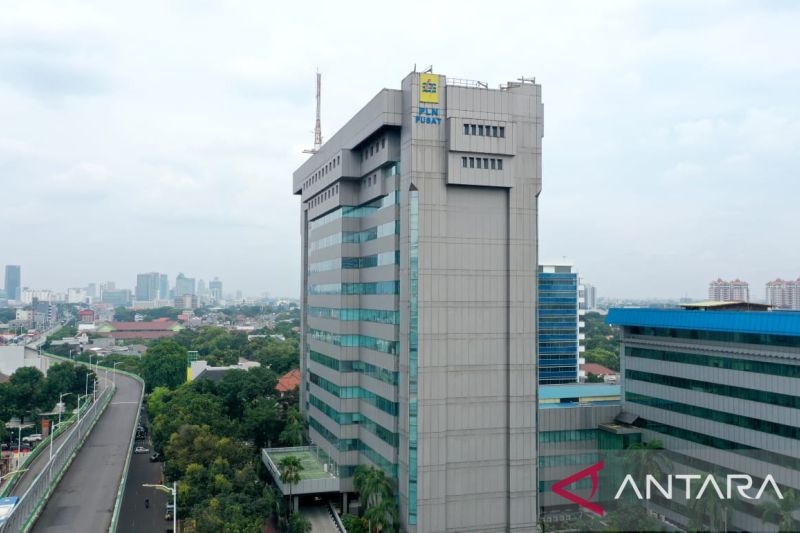 PLN membukukan laba bersih Rp 14,4 triliun