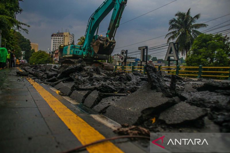 Tahapan pembongkaran Jembatan Otista Kota Bogor