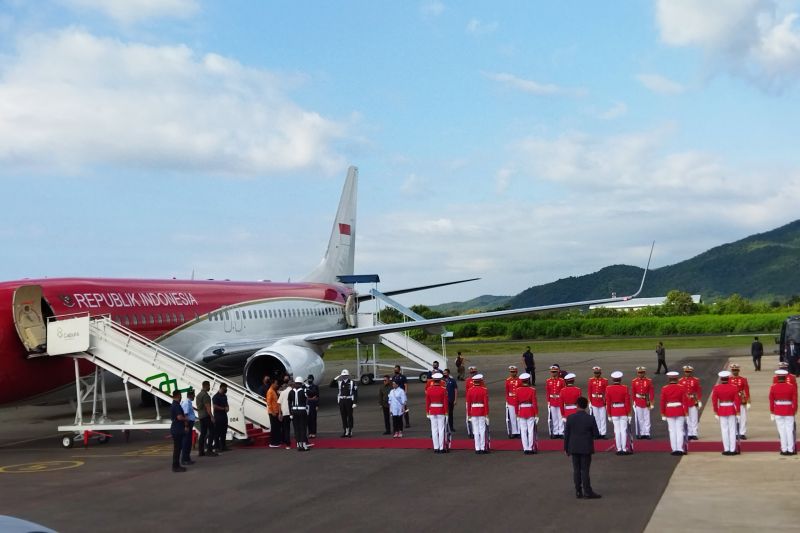 Presiden Jokowi tiba di Labuan Bajo cek kesiapan KTT ASEAN