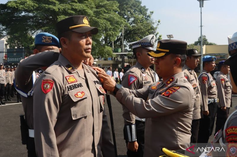 Polres Cianjur sebar 564 personel menjadi Polisi RW