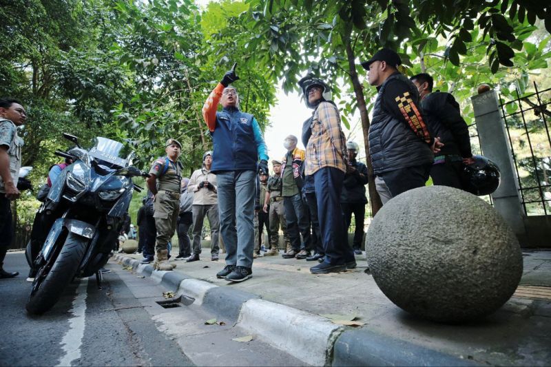 Plh Wali Kota Bandung minta bentuk Satgas Trotoar tertibkan parkir liar