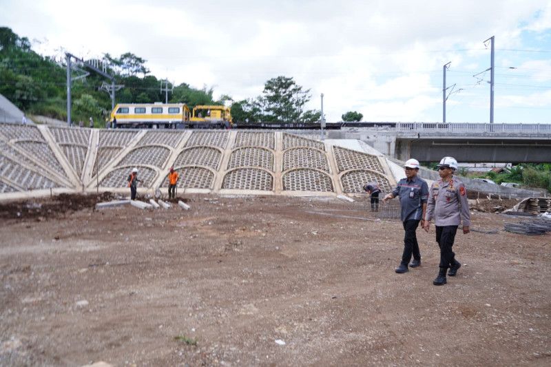 Polda Jawa Barat siagakan personel amankan uji fungsi kereta cepat