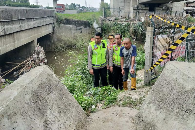 Polisi minta pemilik pindahkan kolam lele di kolong rel KCJB di Bandung