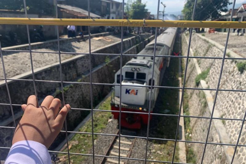 KAI tambah layanan kereta jarak jauh di Stasiun Leles dan Cibatu Garut