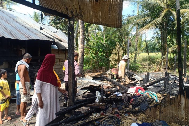 Delapan rumah warga HSS terbakar di dua lokasi dalam sehari