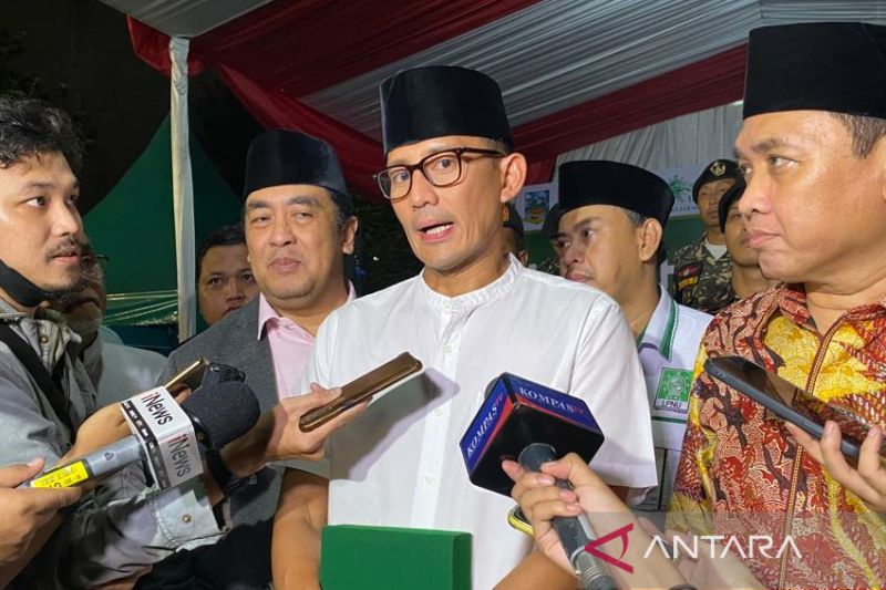 Sandiaga Uno usahakan penggemar Coldplay bisa nobar konser