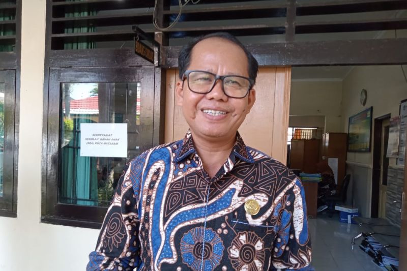 Pemkot Mataram mengimbau sekolah kumpulkan seragam untuk disumbangkan