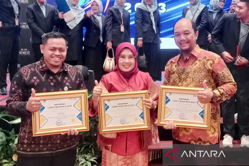 PCR borong 3 penghargaan pada anugerah LLDIKTI Wilayah X