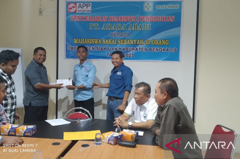 Ratusan mahasiswa Sakai terima beasiswa dari PT Arara Abadi selama15 tahun terakhir