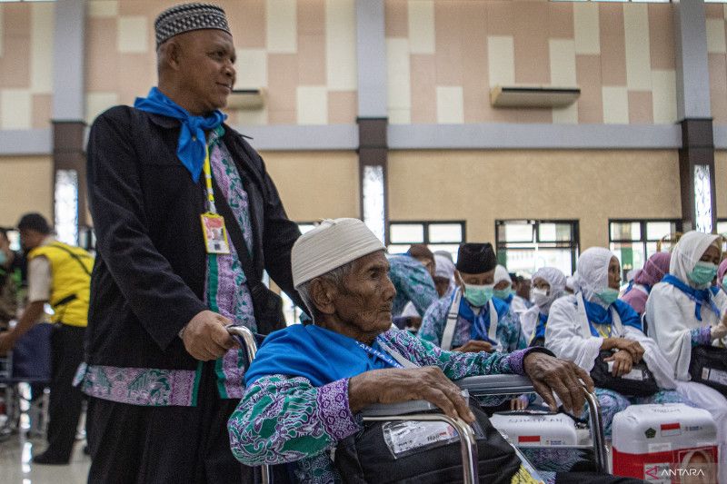 Jamaah calon haji tertua di embarkasi Palembang