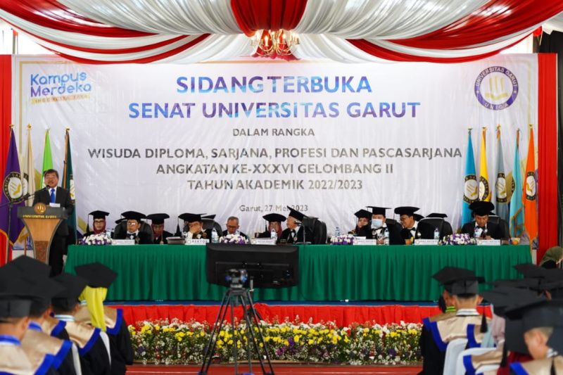 Bupati Garut minta lulusan perguruan tinggi kuasai bahasa asing