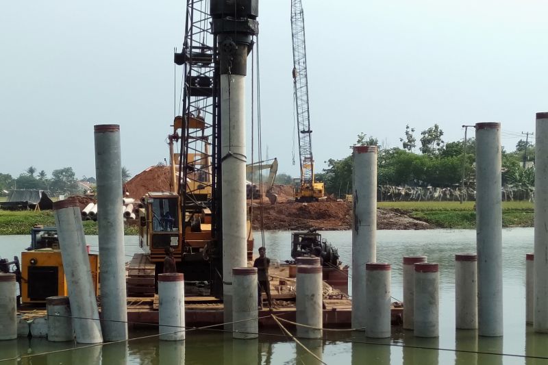 Karawang lanjutkan bangun jembatan Walahar yang mangkrak