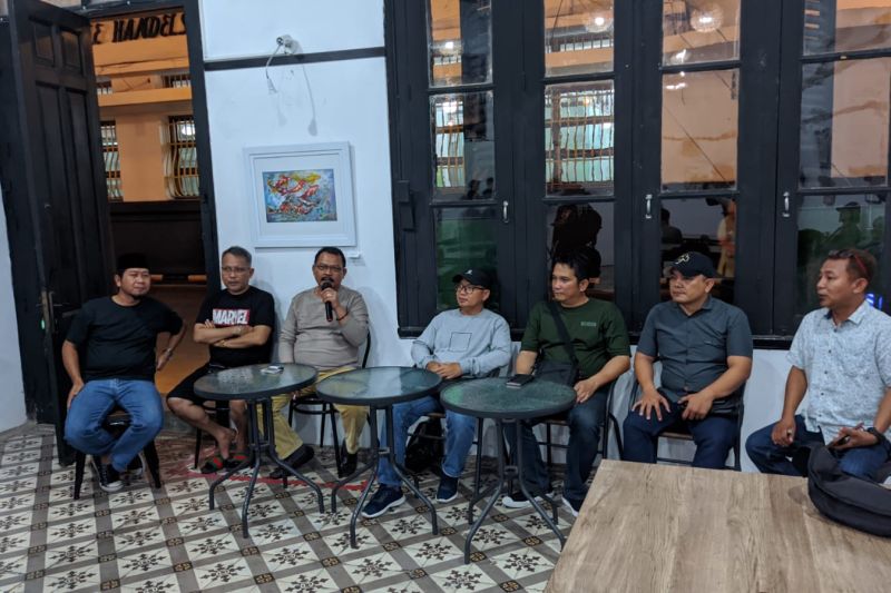 Adaro menggelar press tour ke Kota Semarang