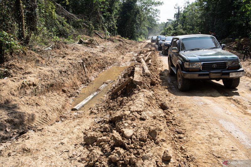 Jalan di Kecamatan Cengal OKI Rusak Parah