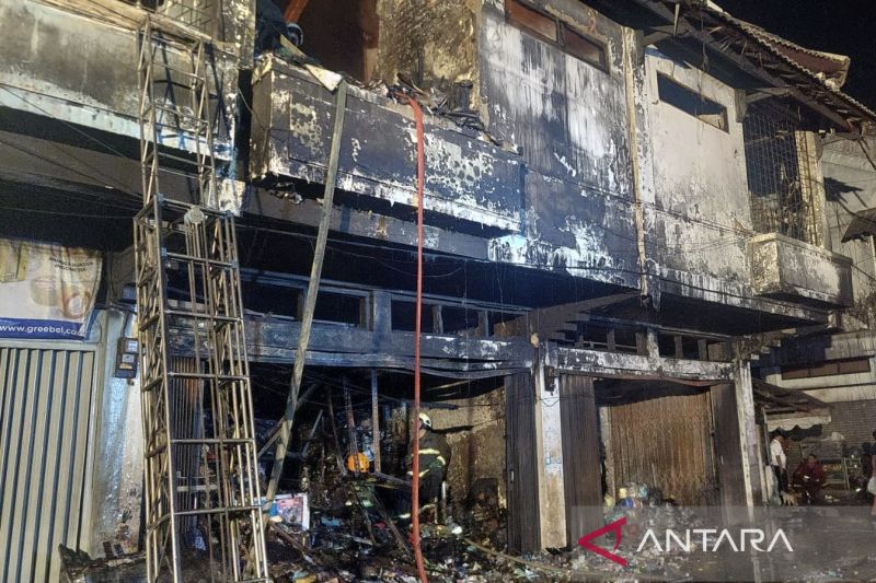 Pasar Induk Caringin Bandung kebakaran sebabkan seorang warga tewas