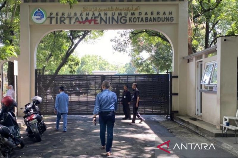 KPK benarkan geledah Kantor PDAM Bandung buntut kasus korupsi Yana Mulyana