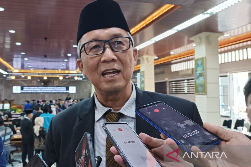 Pemkot Cirebon minta warga lapor jika ada pungli layanan Disdukcapil