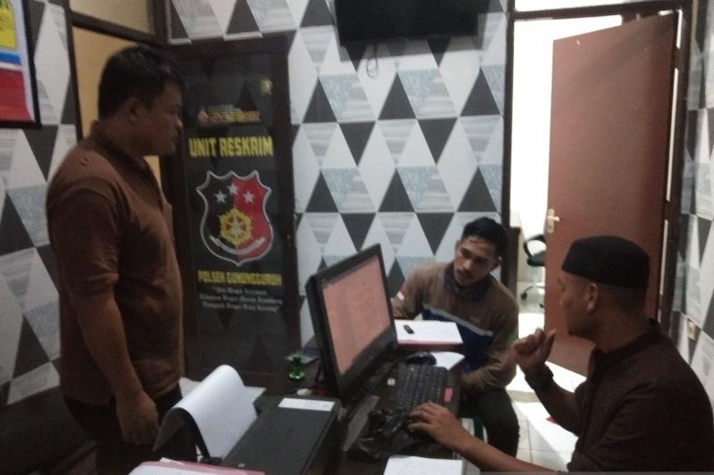 Pencuri kabel grounding milik PT Semen Jawa tertangkap polisi Sukabumi Kota
