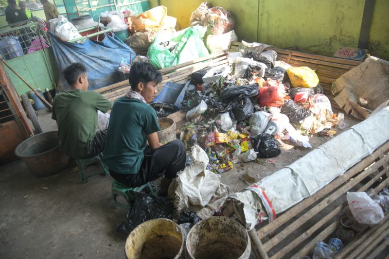 Masyarakat Purwakarta diajak kurangi penggunaan plastik