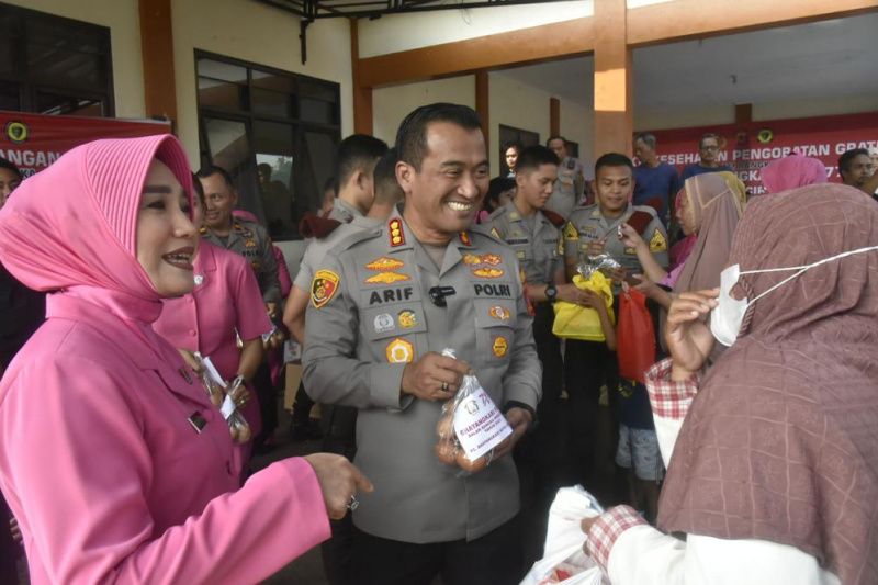 Polresta Cirebon gelar bakti sosial kesehatan dan sosialisasi cegah stunting