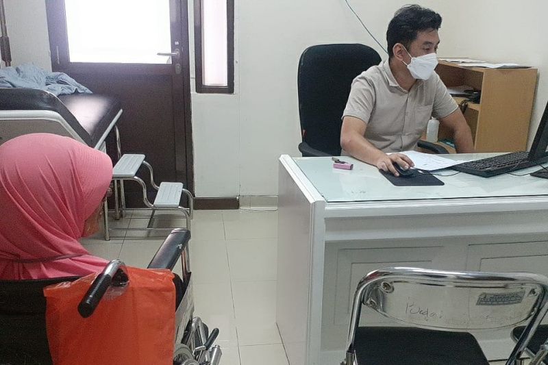 Dinsos Garut pastikan lansia penderita tumor wajah ditangani medis di RS Bandung