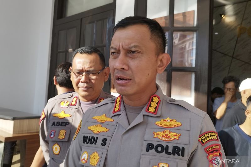 Polrestabes Bandung sanksi pembawa 