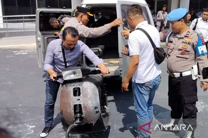 Polisi Bogor ungkap aksi pencurian mobil berisi motor Vespa