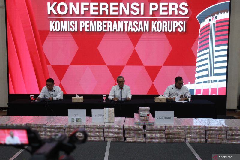 Kemarin, pengangkatan wakapolri sampai keberatan Lukas Enembe ditolak