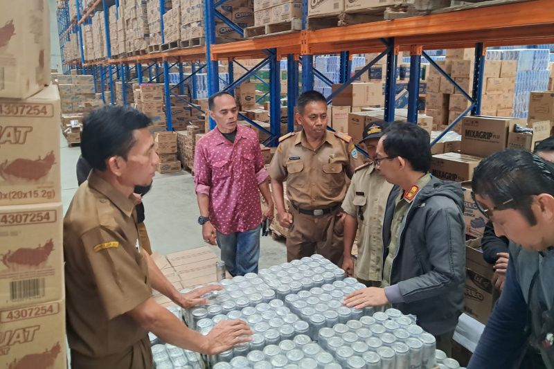 Satpol PP Kota Tasikmalaya sita 9.432 botol minuman keras