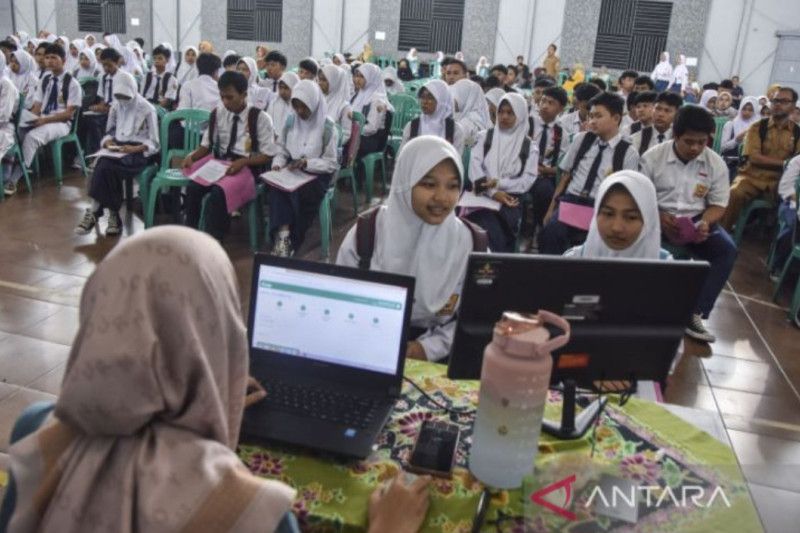 Inspektorat Jawa Barat tindaklanjuti aduan kasus pungli di 2 SMA Kota Bandung