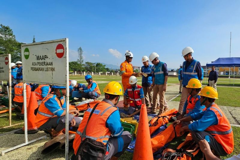 PLN Jabar siagakan 4.073 petugas kawal pasokan listrik saat Idul Adha