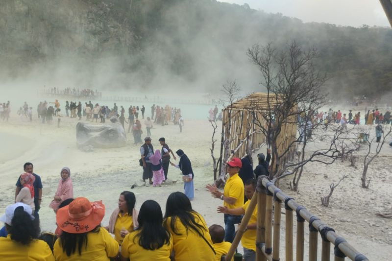 Kunjungan ke Kawah Putih Bandung meningkat pada libur Idul Adha