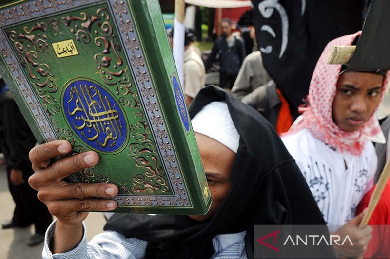 Kelompok Islamofobia Denmark bakar Quran depan kedutaan Turki dan Mesir