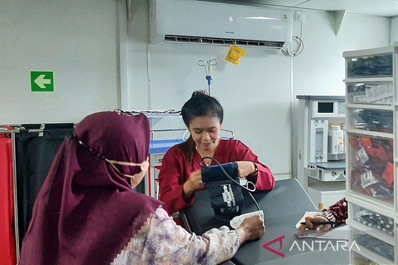 Sebanyak 500 Warga Aceh Ikut Pengobatan Gratis Rs Apung Malahayati