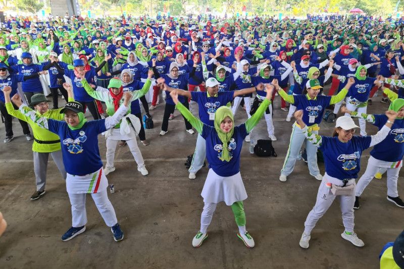 Ribuan orang ikut Gebyar Senam Perwatusi di Kabupaten Bandung