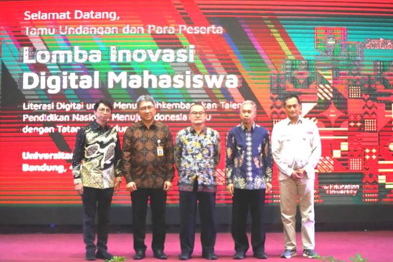 Para pemenang Lomba Inovasi Digital Mahasiswa 2023 yang digelar di UPI Bandung