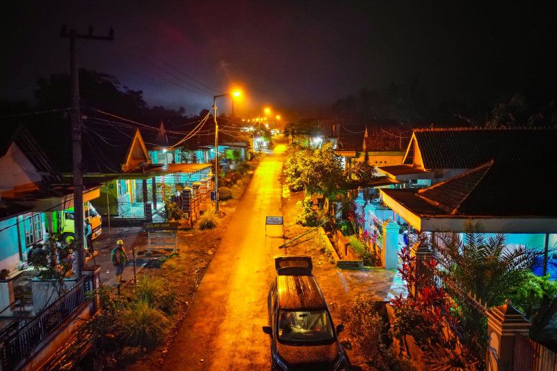 PLN fully restores electricity in disaster-affected areas in East Java - Vimarsana News