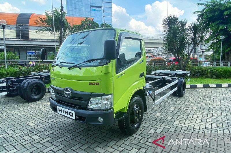 Tiga Kendaraan Hino Dapatkan Sertifikat TKDN