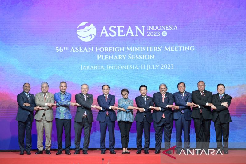 AMM ke-56: Indonesia serukan ASEAN kawasan bebas nuklir, promosikan HAM - ANTARA  News