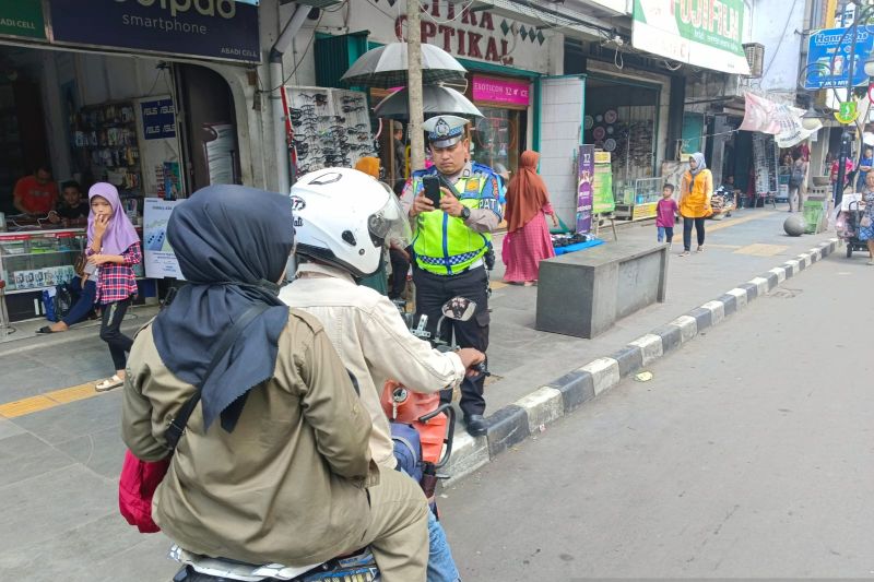 Ratusan pengendara ditilang Polres Sukabumi pada Operasi Patuh Lodaya