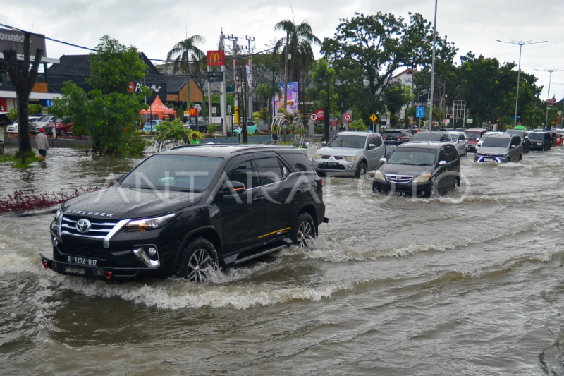 Banjir rendam Kota Padang