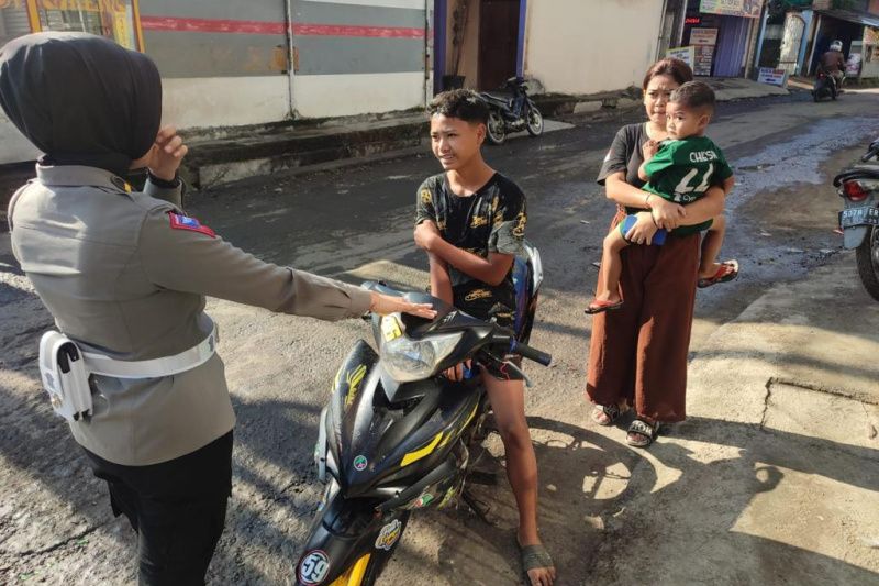 Polres Garut edukasi pengendara agar sadar keselamatan di jalan