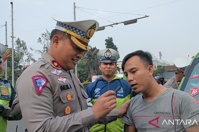 Polresta Bogor Kota tes pemakaian alkohol pada sopir angkot