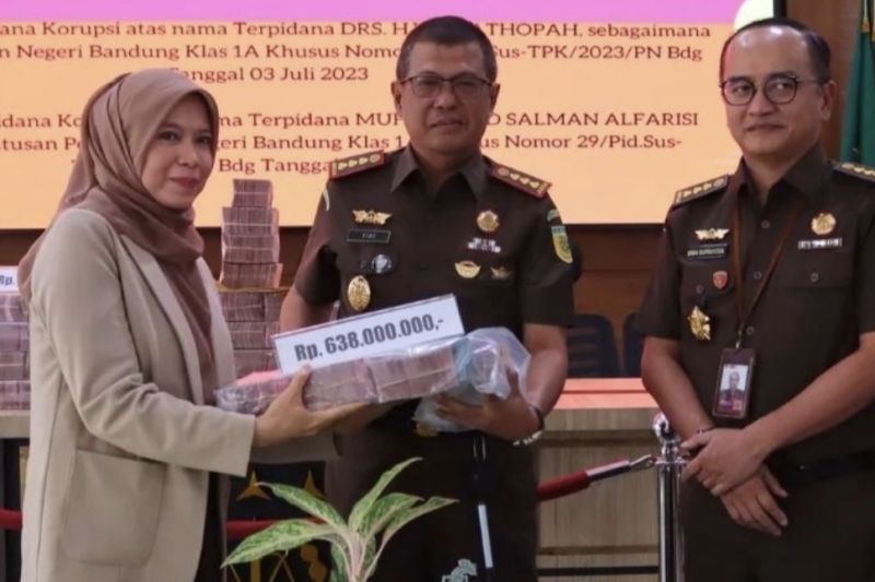 Kejari Kota Bandung setor Rp14 miliar rampasan korupsi