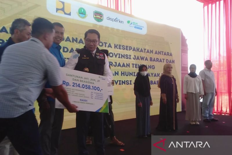 Gubernur Jawa Barat ajak BP Jamsostek sasar pekerja UMKM