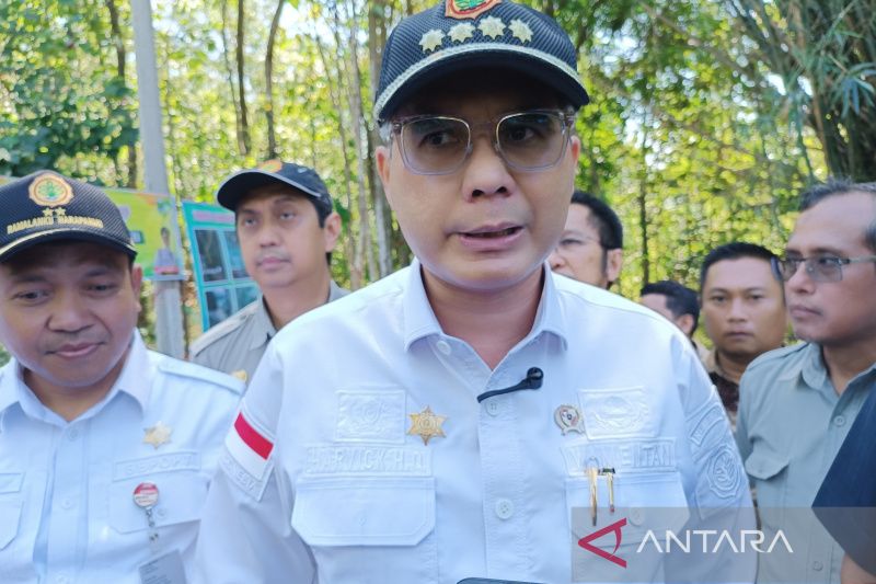 52 km jalan usaha tani di Kuningan telah dibangun untuk permudah petani